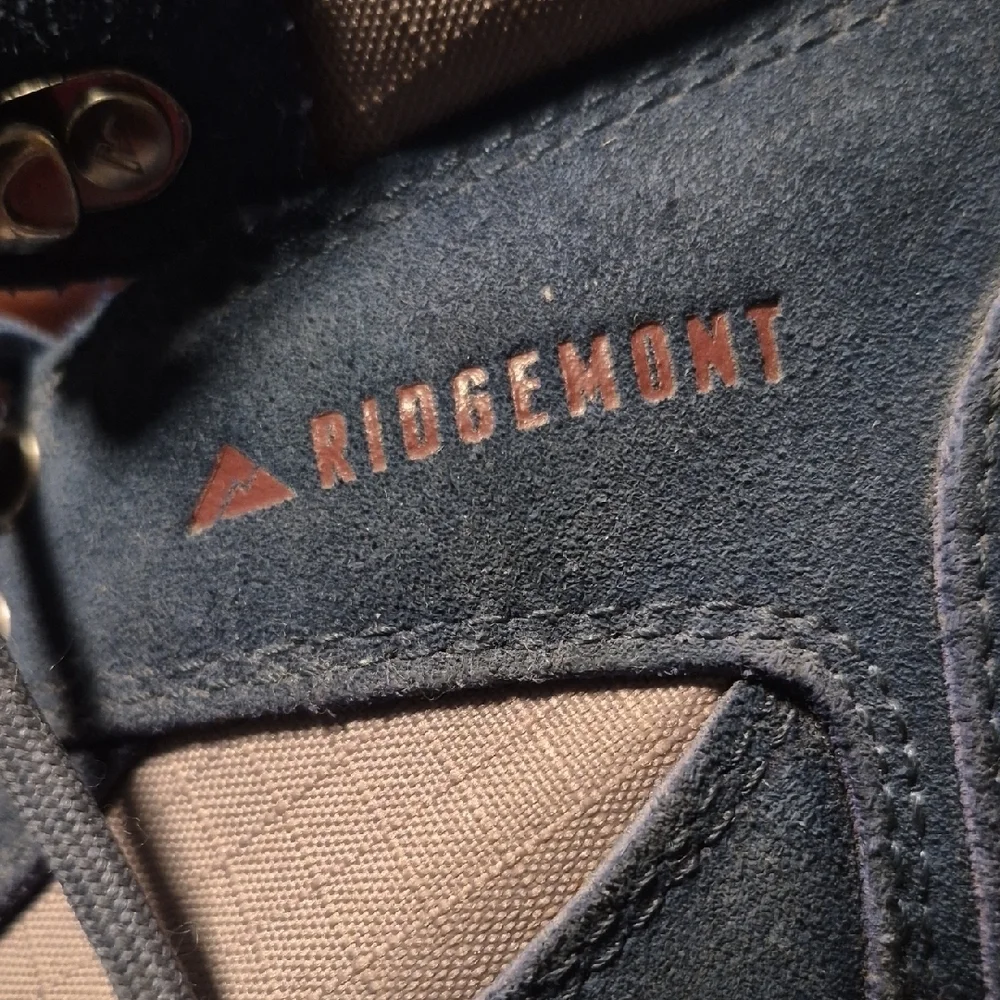 High-Top Outdoor Boots in Navy and Dusty Rose
